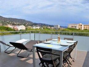 Appartement moderne avec terrasse, parking et proche plage au Lavandou - 2 étoiles - FR-1-251-331